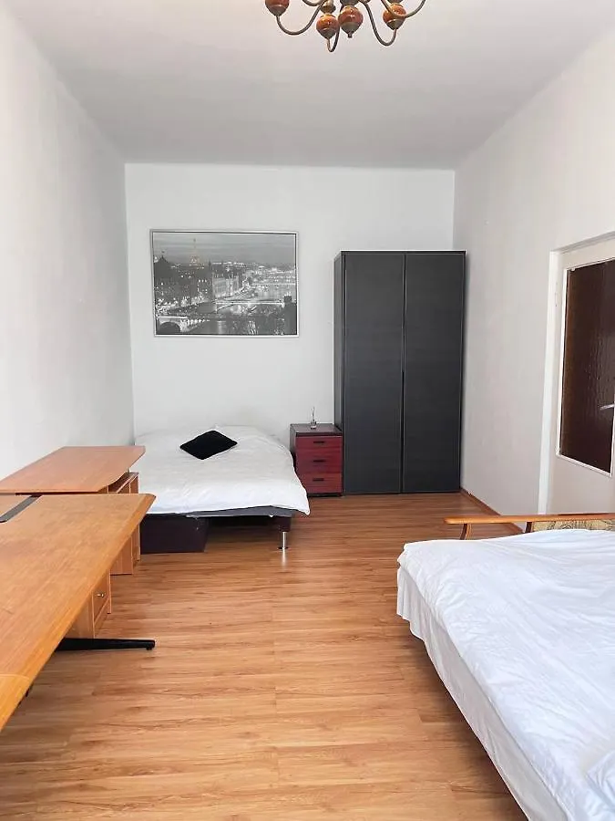Homestay Apartrooms Rondo Onz Dnf 39 Grzybowska Warsaw