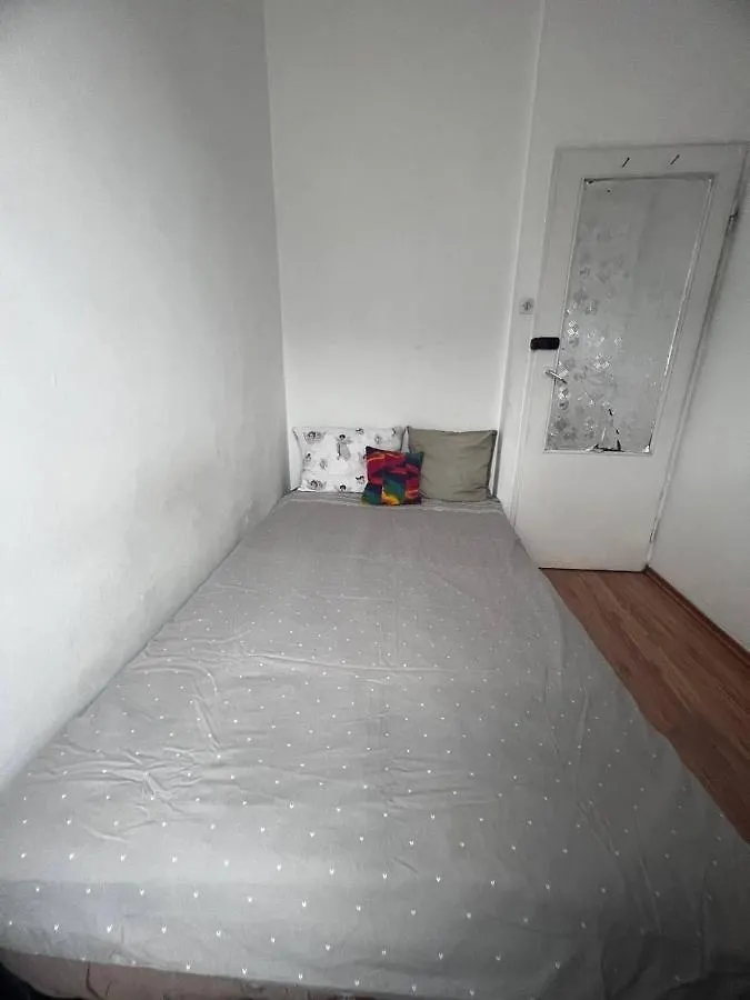 Apartrooms Rondo Onz Dnf 39 Grzybowska Warsaw Homestay